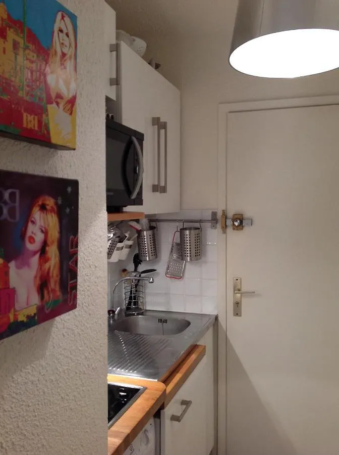 Appartement Brigitte Studio Centre Saint Tropez Parking Piscine Wifi Vue Mer