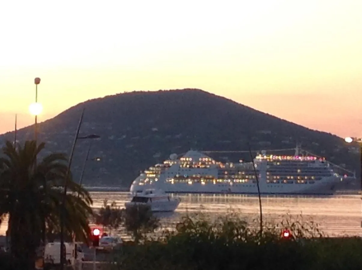 Διαμέρισμα Brigitte Studio Centre Saint Tropez Parking Piscine Wifi Vue Mer